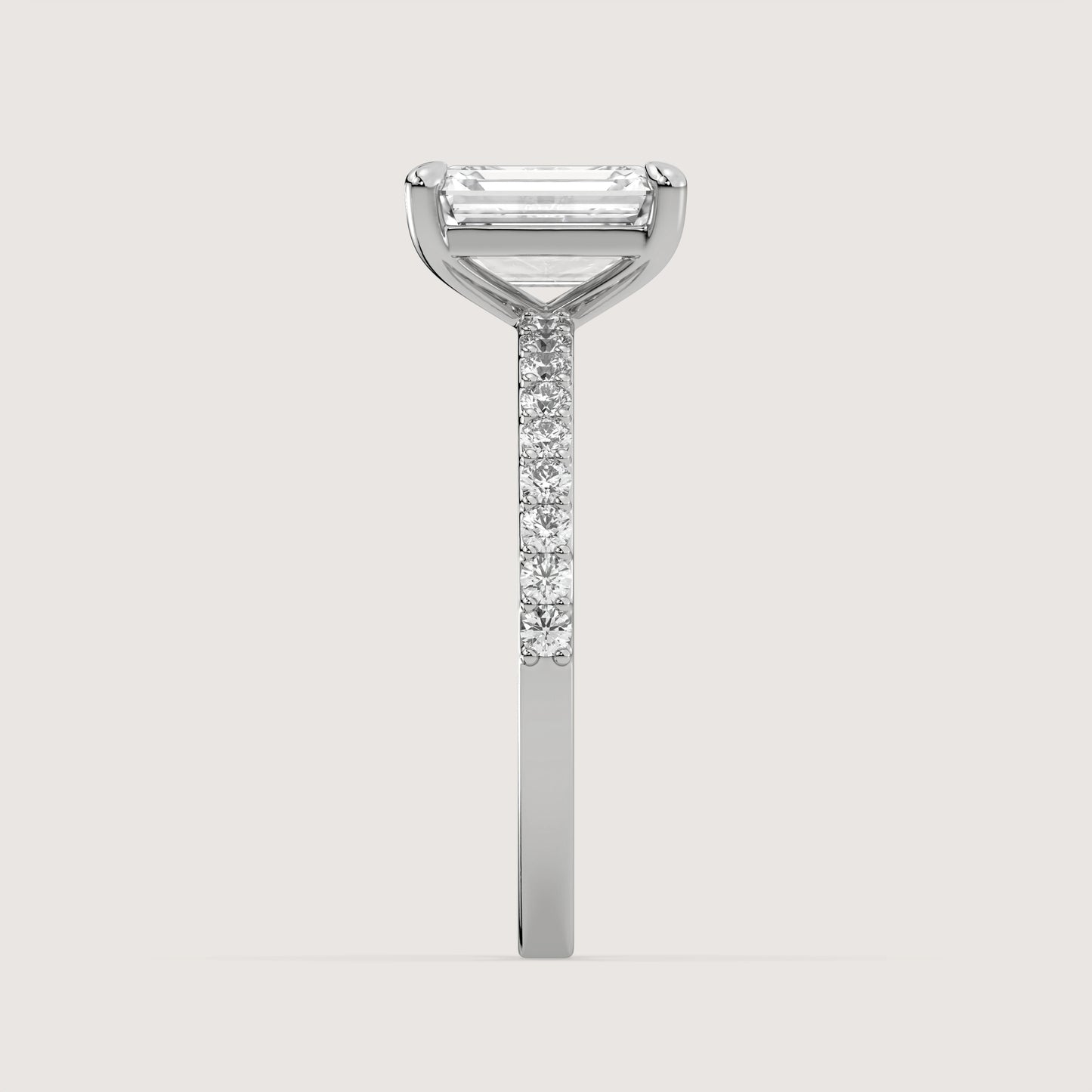 Emma - Emerald Solitär Pavé Ring