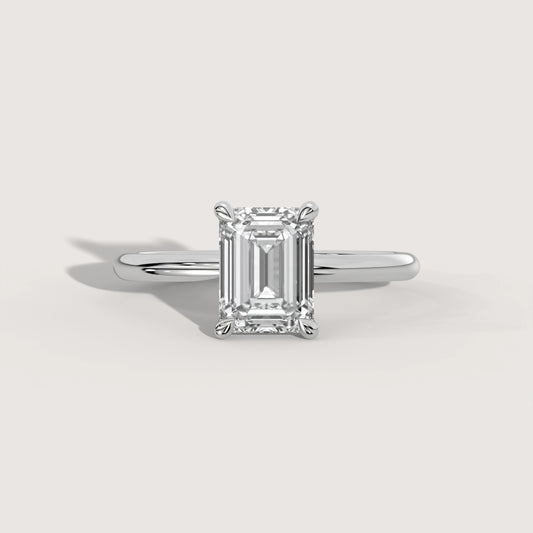 Emma - Emerald Solitär Ring in 18K Gelbgold - KLUNQER