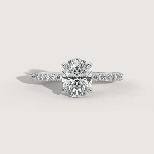 Olivia - Oval Solitär Pavé Ring in 18K Gelbgold - KLUNQER