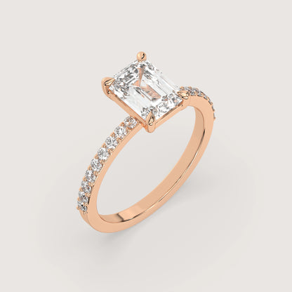 Emma - Emerald Solitär Pavé Ring